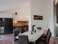 Novalja, Dining room in the apartment, air condition available and WiFi.