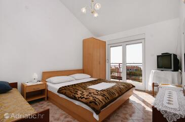 Apartamente şi camere lângă mare Selce (Crikvenica) - 2373