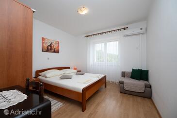 Apartments with parking space Lopar, Rab - 23736