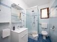 Bathroom Lopar, Bathroom in the apartment, (pet friendly) and WiFi.