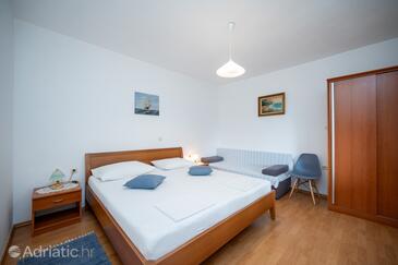 Apartments with parking space Lopar, Rab - 23736