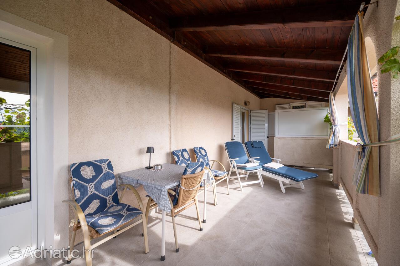 Ferienwohnungen mit Parkplatz Lopar, Rab - 23736