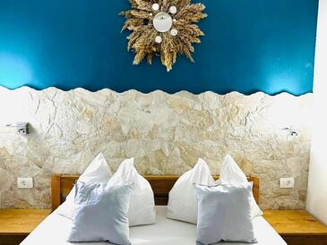 Ferienwohnungen mit Parkplatz Srima - Vodice, Vodice - 23744