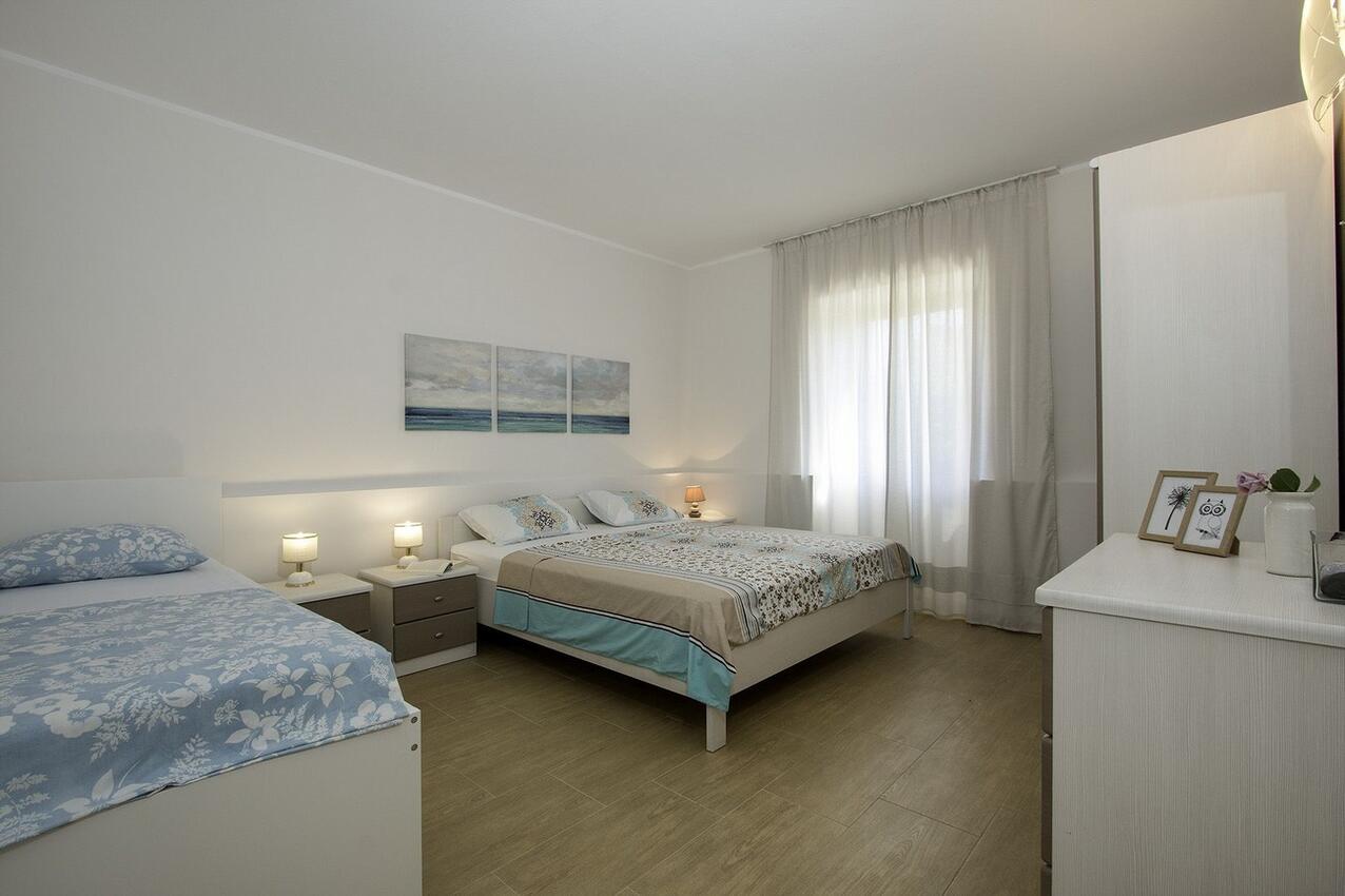 Appartamenti con parcheggio Valbandon, Fasana - Fažana - 23745