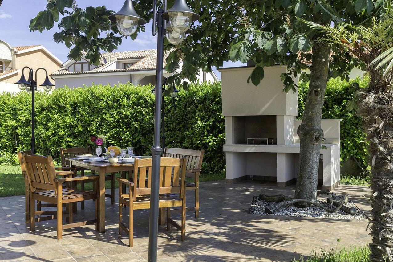 Appartamenti con parcheggio Valbandon, Fasana - Fažana - 23745