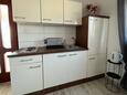 Biograd na Moru, Kitchen in the apartment, (pet friendly) and WiFi.