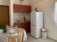 Biograd na Moru, Cocina en alojamiento de tipo apartment, se admiten mascotas y WiFi.