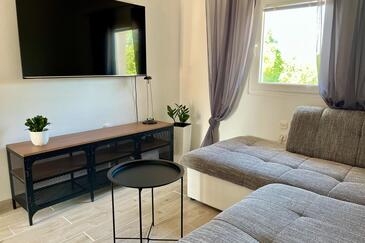 Biograd na Moru, Salon dans l’hébergement en type apartment, animaux acceptés et WiFi.