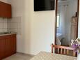 Biograd na Moru, Cocina en alojamiento de tipo studio-apartment, se admiten mascotas y WiFi.