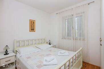 Ferienwohnungen mit Pool für Familien Biograd na Moru, Biograd - 23754