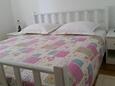 Biograd na Moru, Bedroom 2 in the apartment, (pet friendly) and WiFi.