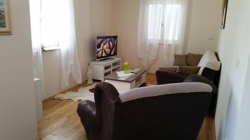 Biograd na Moru, Sala de estar en alojamiento de tipo apartment, aire acondicionado disponible, se admiten mascotas y WiFi.