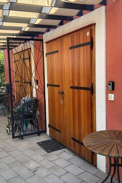 Apartmaji s parkingom Šibenik - 23756