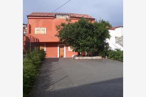 Leiligheter med parkering Sibenik - 23756