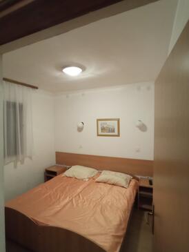 Apartments by the sea Rovanjska, Paklenica - 23758