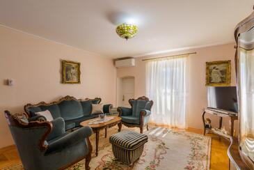 Žedno, Camera de zi în unitate de cazare tip house, aer condiționat disponibil şi WiFi.