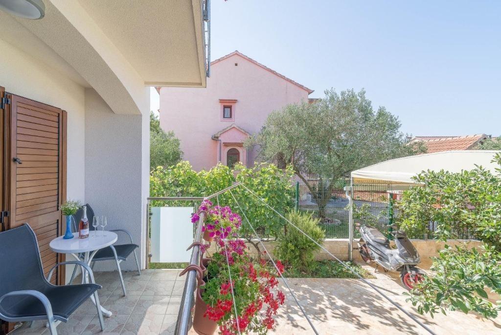 Appartamenti con parcheggio Zaravecchia - Biograd na Moru, Biograd - 23766