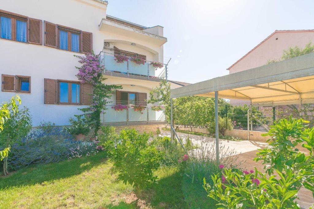 Appartamenti con parcheggio Zaravecchia - Biograd na Moru, Biograd - 23766