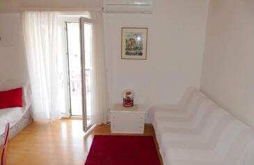 Salon Barbat, Salon dans l’hébergement en type apartment, climatisation disponible, animaux acceptés et WiFi.