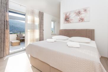 Familjehus med pool Srinjine, Split - 23770