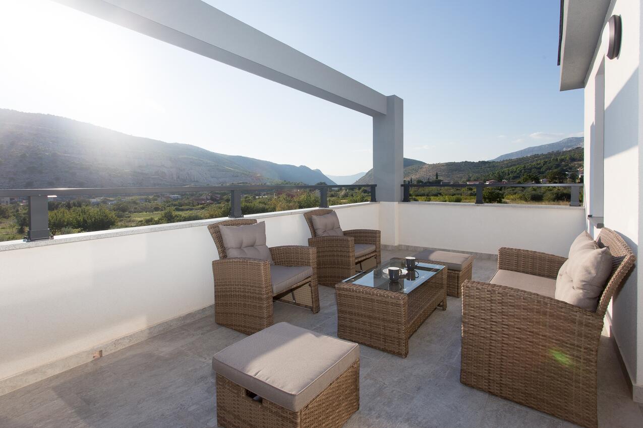 Family friendly house with a swimming pool Srinjine, Split - 23770