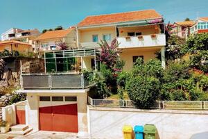 Apartments with a parking space Šibenik - 23772