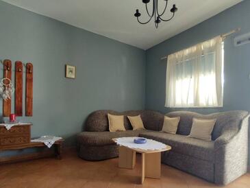 Rudina, Obývací pokoj v ubytování typu apartment, s klimatizací, domácí mazlíčci povoleni a WiFi.