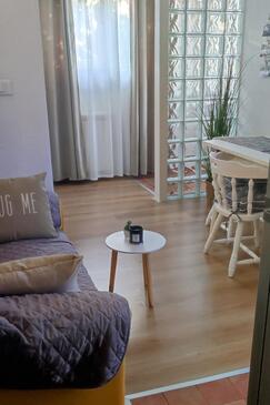 Šibenik, Sala de estar en alojamiento de tipo apartment, se admiten mascotas y WiFi.