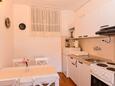 Klenovica, Jídelna v ubytování typu apartment, WiFi.