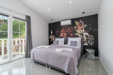 Apartments with parking space Mastrinka, Čiovo - 23789