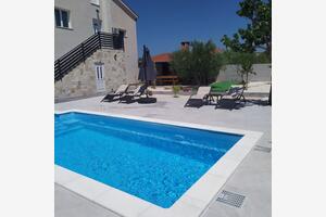 Apartamentos con piscina adecuados para familias con niños Estimada - Drage, Biograd - 23790