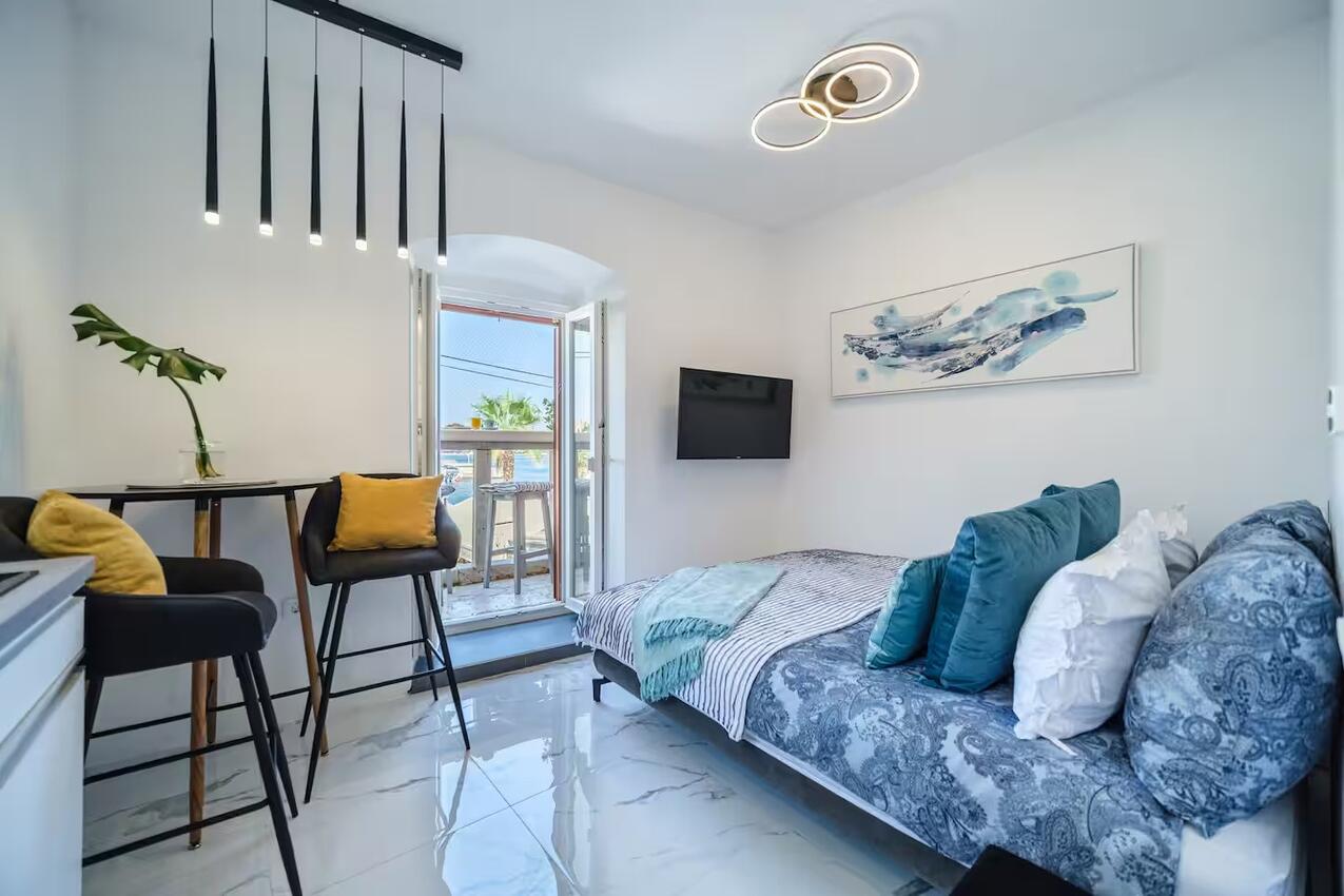 Appartamenti accanto al mare San Pietro di Brazza - Supetar, Brazza - Brač - 23792