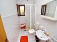 Karbuni, Bathroom in the apartment, (pet friendly) and WiFi.