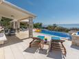 Podwórko Bol, Brač, Podwórko 23809 - Willa ze żwirową plażą.