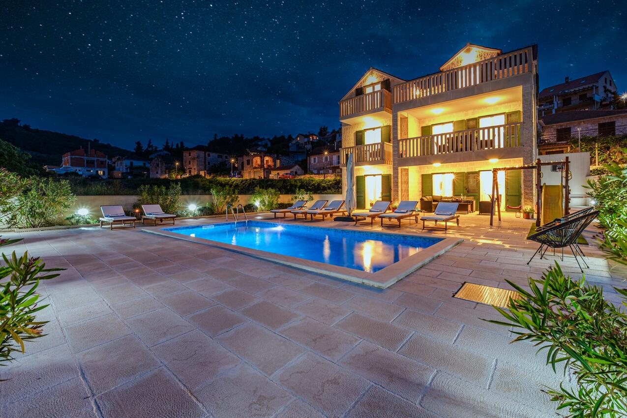 Alloggio - Villa di lusso accanto al mare con piscina Splitska, Brazza - Brač