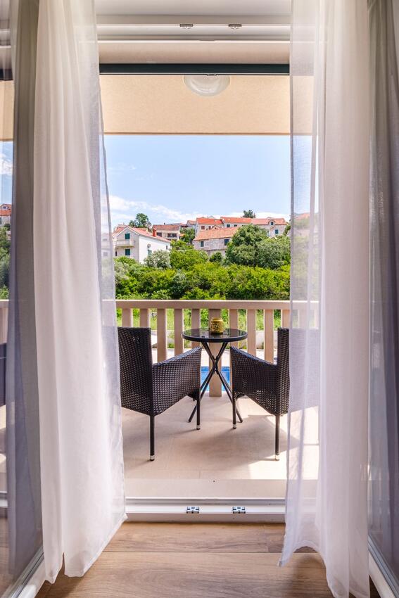 K-23815 - Alloggi privati - Villa di lusso accanto al mare con piscina Splitska, Brazza - Brač