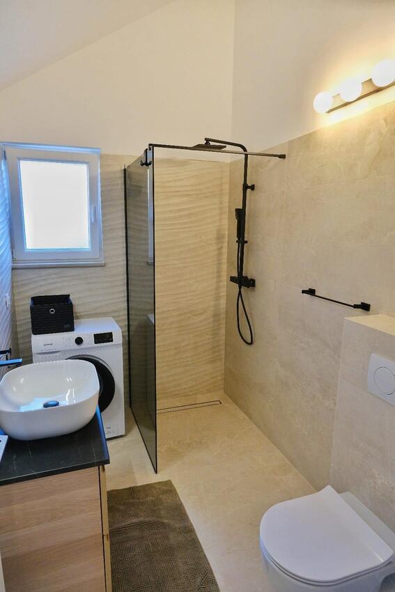 K-23815 - Alloggi privati - Villa di lusso accanto al mare con piscina Splitska, Brazza - Brač