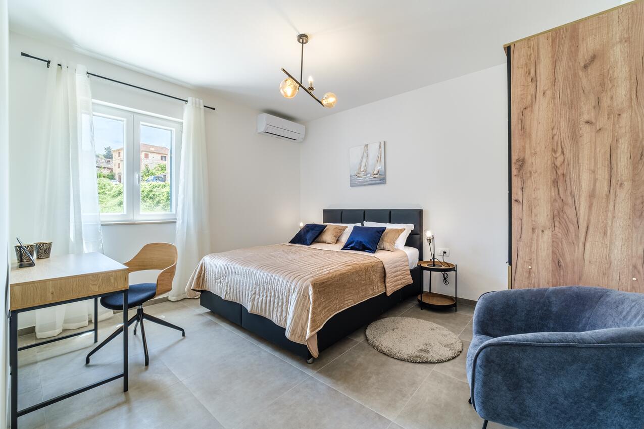 K-23815 - Alloggi privati - Villa di lusso accanto al mare con piscina Splitska, Brazza - Brač