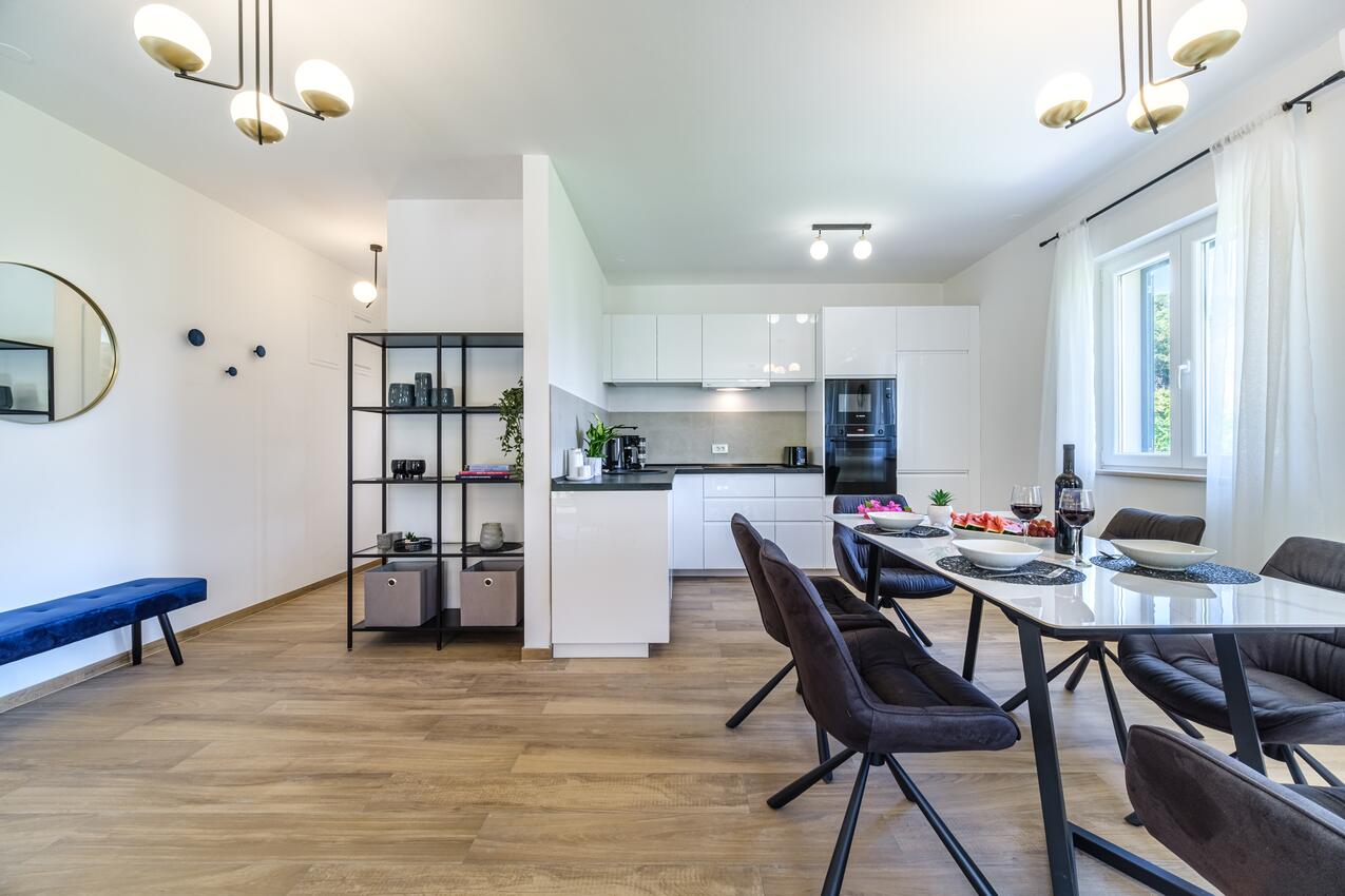 K-23815 - Alloggi privati - Villa di lusso accanto al mare con piscina Splitska, Brazza - Brač