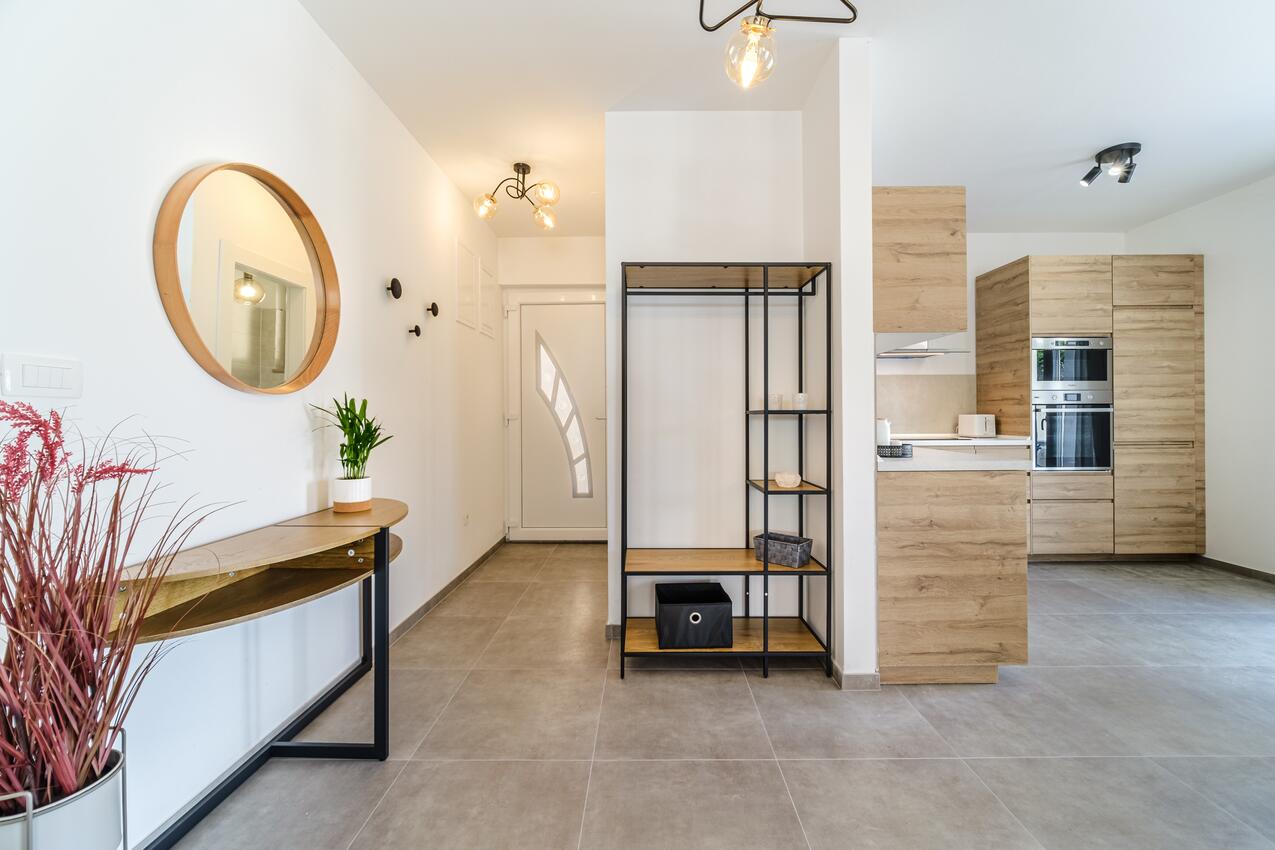 K-23815 - Alloggi privati - Villa di lusso accanto al mare con piscina Splitska, Brazza - Brač