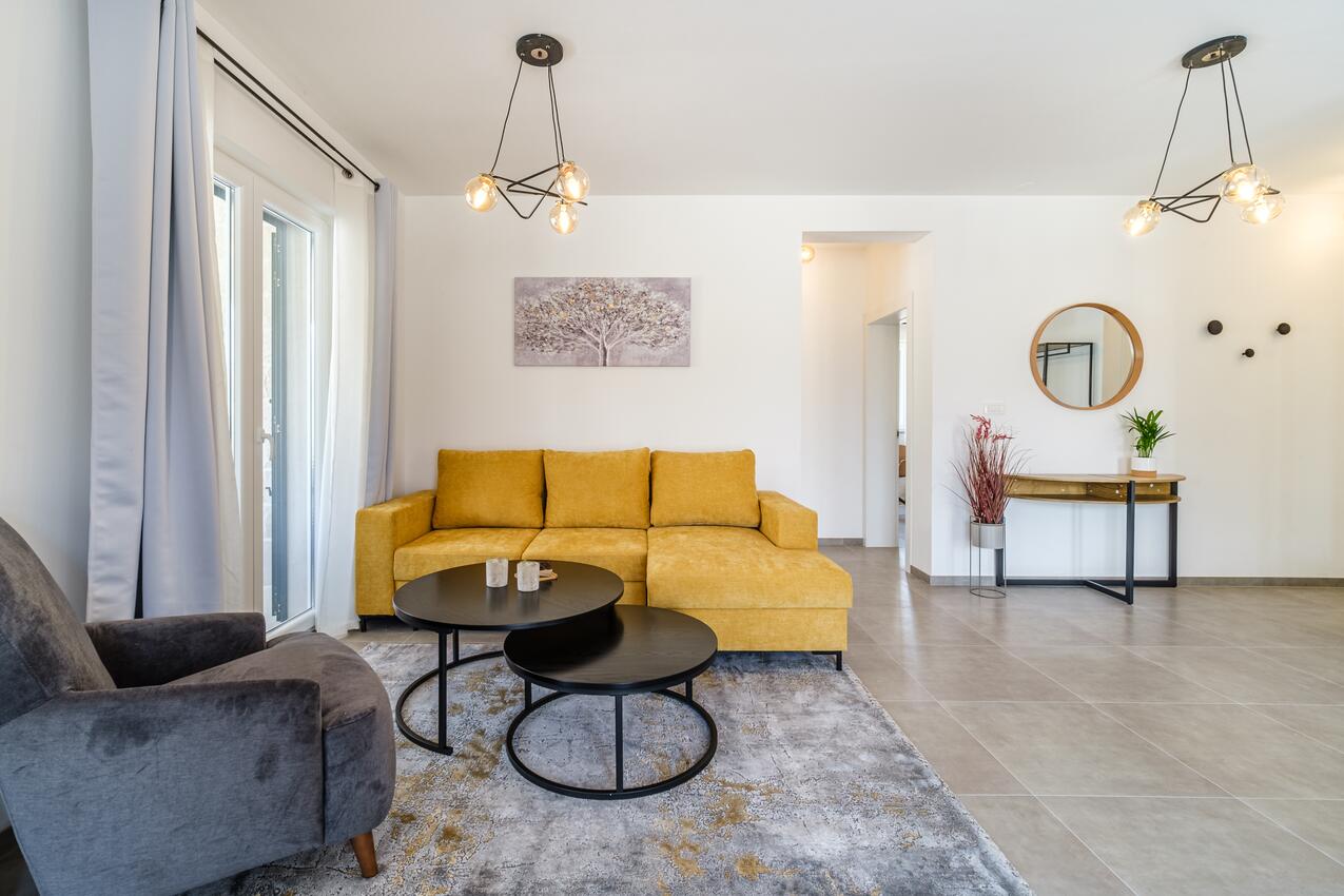 K-23815 - Alloggi privati - Villa di lusso accanto al mare con piscina Splitska, Brazza - Brač