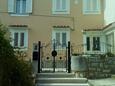 Mali Lošinj, Lošinj, Overnatting 23816 - Leiligheter med en rullesteinstrand.