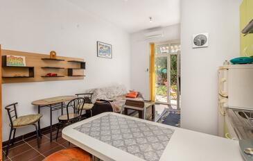Apartmani za ljetovanje Novi Vinodolski - 23822