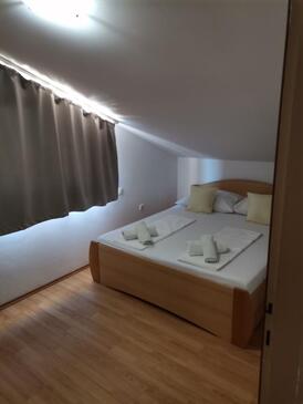 Apartmaji in sobe s parkingom Lopar, Rab - 23825