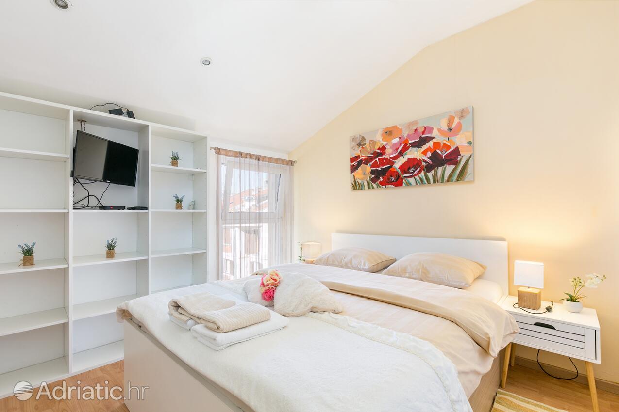 A-23836-a - Privatni smještaj - Apartmani uz more Trogir
