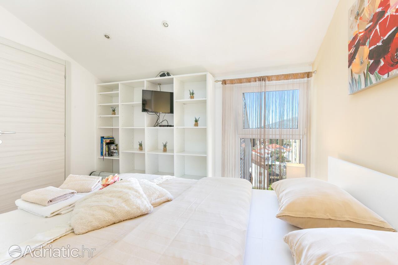 A-23836-a - Privatni smještaj - Apartmani uz more Trogir