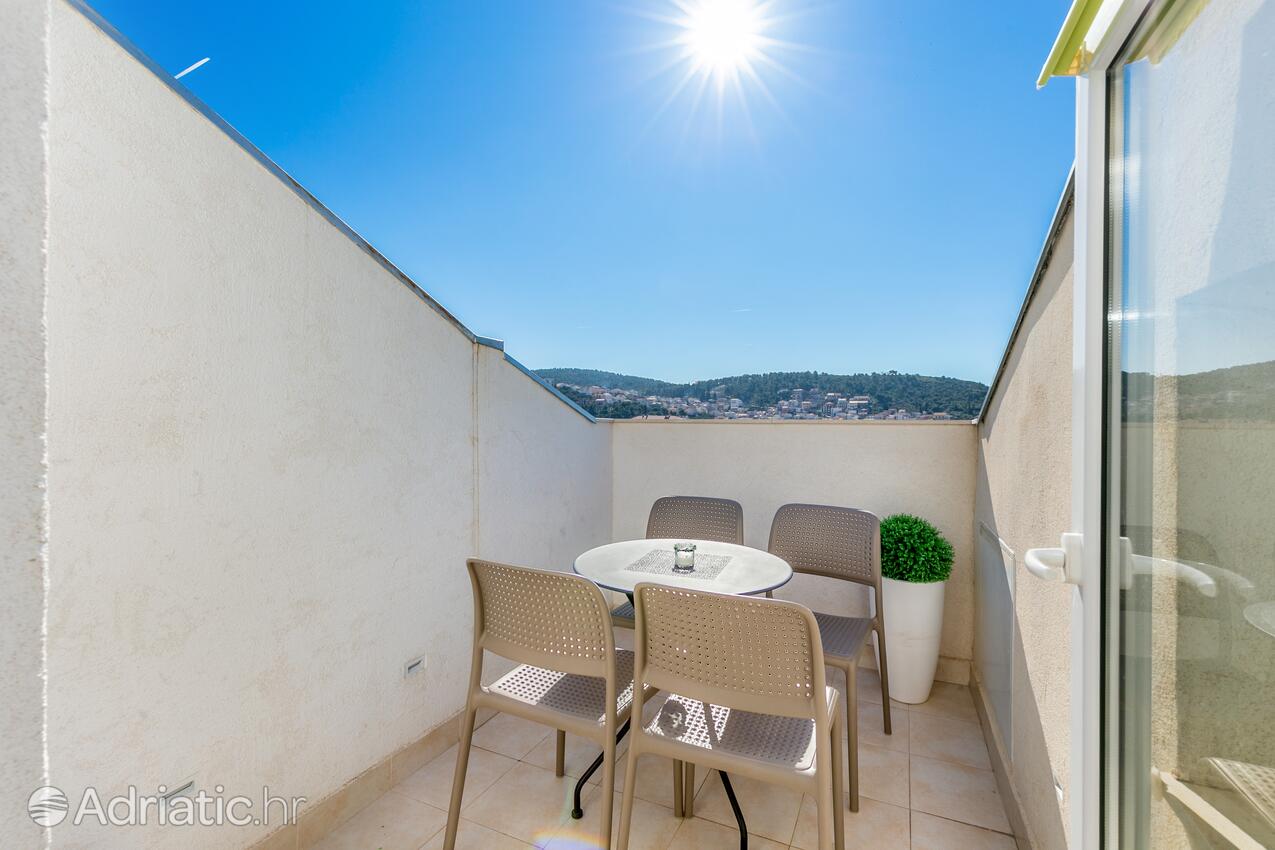 A-23836-a - Privatni smještaj - Apartmani uz more Trogir