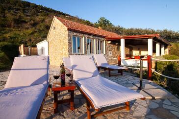 Bol, Brač, Hébergement 23841 - Maison vacances avec une plage de galets.