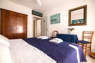 Nyaralóház a tenger mellett Bol, Brac - 23842