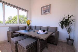 Appartamento di due stanze Bol, Brazza - Brač (A-23844-a)